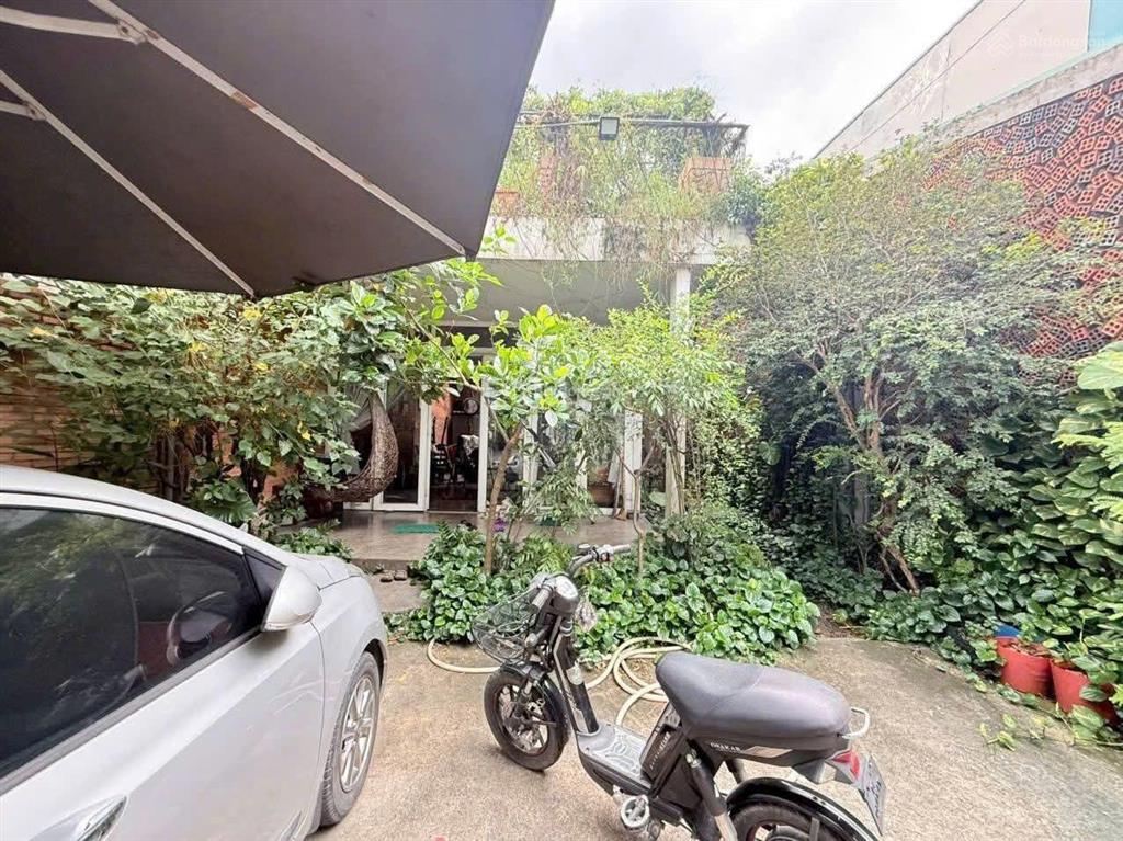 Bán nhà mtkd lý thường kiệt, p. dĩ an, tp. hcm, 274m2, c4, sân thượng. giá giảm còn 14 tỷ đồng, tl