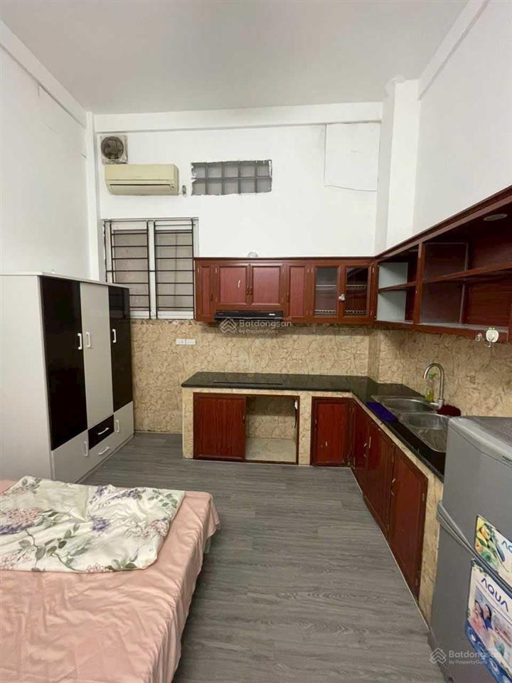 Phòng trọ 3,5 triệu tại 800 đê la thành, ngã ba chợ thành công. nhà mới sơn sửa có chỗ để xe điện.