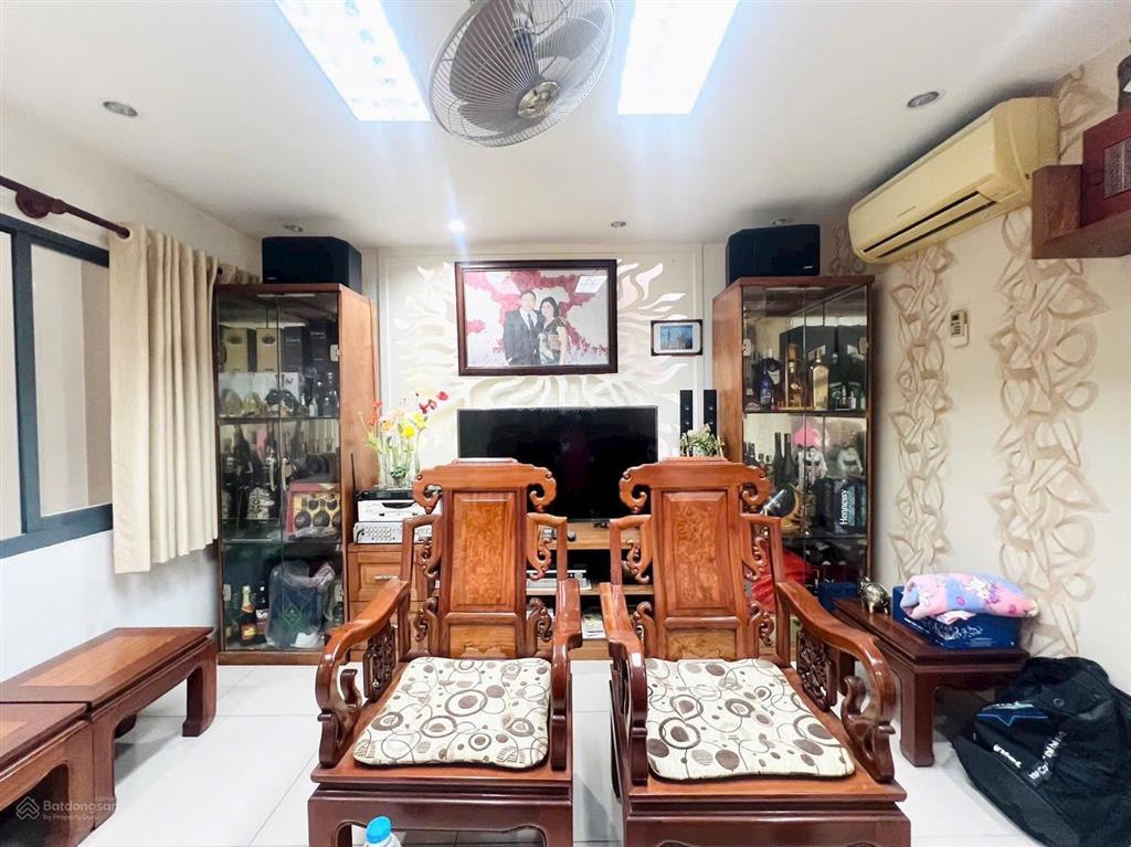 Bán nhà riêng tại phan xích long, giá siêu hời 24,8 tỷ, 82m2, 5 phòng ngủ, 5 toilet
