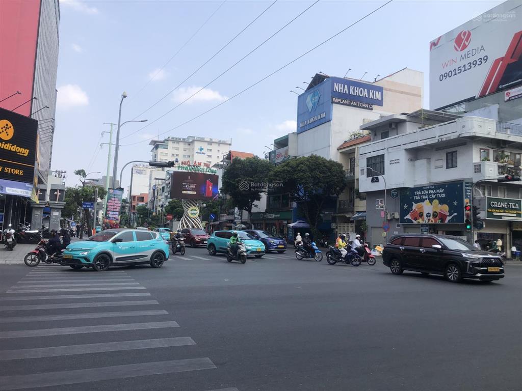 Cực ngon 145m2(5,2 x 28)  cấp 4 tiện xây mới  13,5 tỷ tl. khu phan xích long phú nhuận