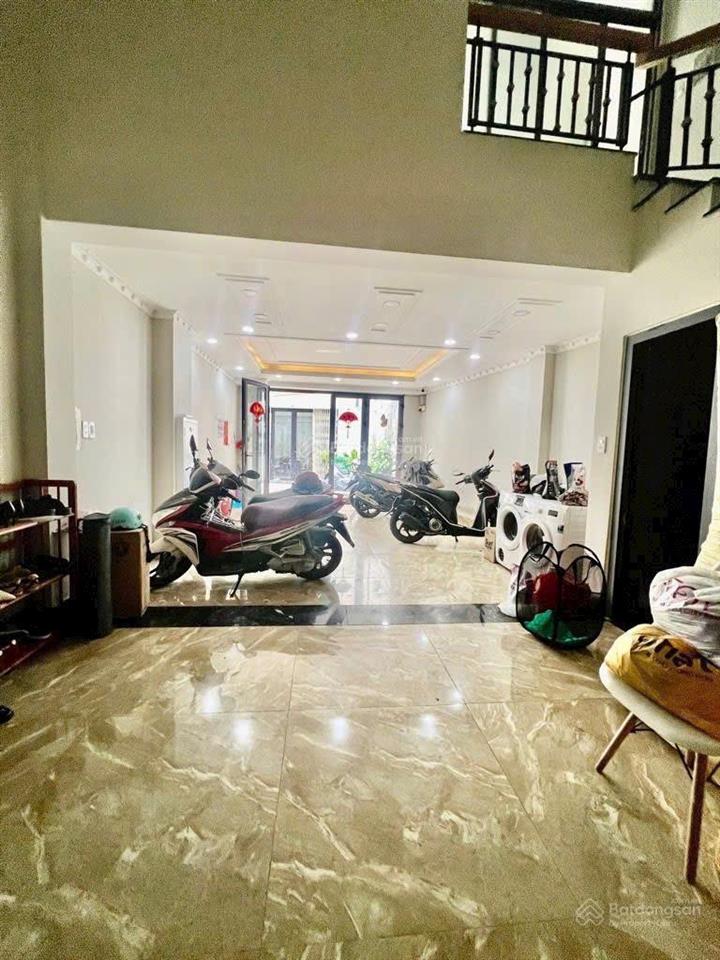 Nhà ngay ngã 3 nguyễn văn đậu trần bình trọng , qbình thạnh  55m2 (5 x 11) 5 tầng hẻm xe hơi