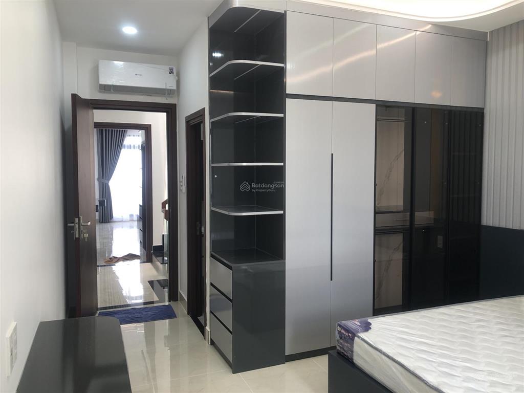 Nhà đẹp hẻm xe hơi ngay gần chợ bà chiểu  bình thạnh  60m2 ( 4x 15)  4 tầng  4pn ,5wc .