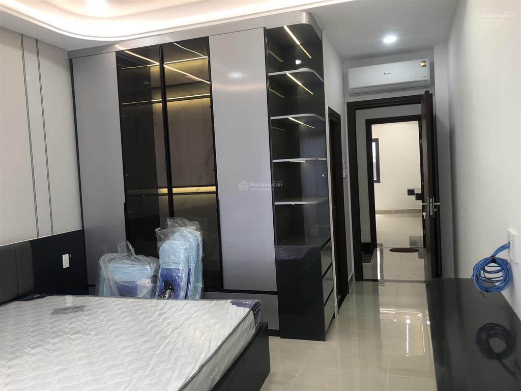 Nhà đẹp hẻm xe hơi ngay gần chợ bà chiểu  bình thạnh  60m2 ( 4x 15)  4 tầng  4pn ,5wc .