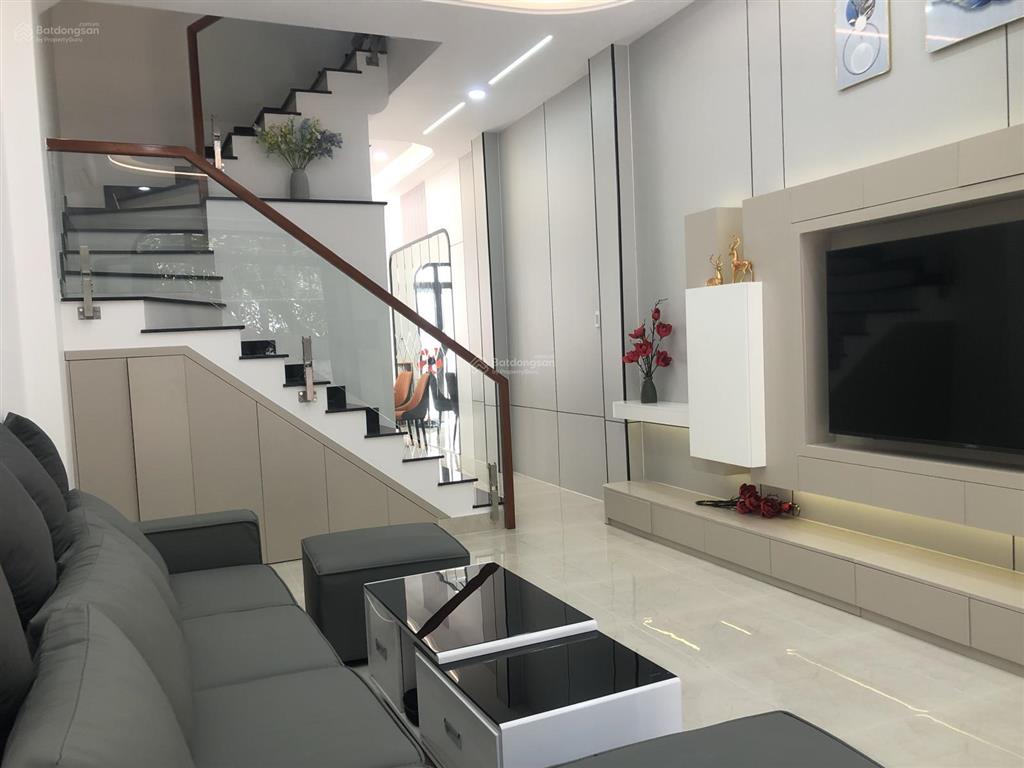 Nhà đẹp hẻm xe hơi ngay gần chợ bà chiểu  bình thạnh  60m2 ( 4x 15)  4 tầng  4pn ,5wc .