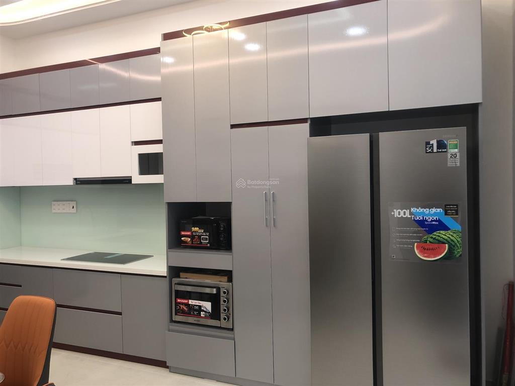 Nhà đẹp hẻm xe hơi ngay gần chợ bà chiểu  bình thạnh  60m2 ( 4x 15)  4 tầng  4pn ,5wc .