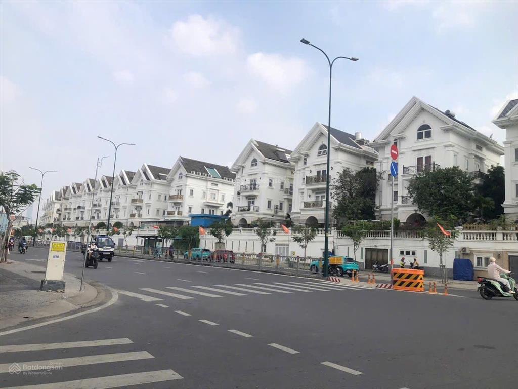 Chính chủ bánnhà ngay đại học văn lang, gò vấp 64m2  5 tầng thang máy  hẻm xe hơi. giá 9,5 tỷ tl