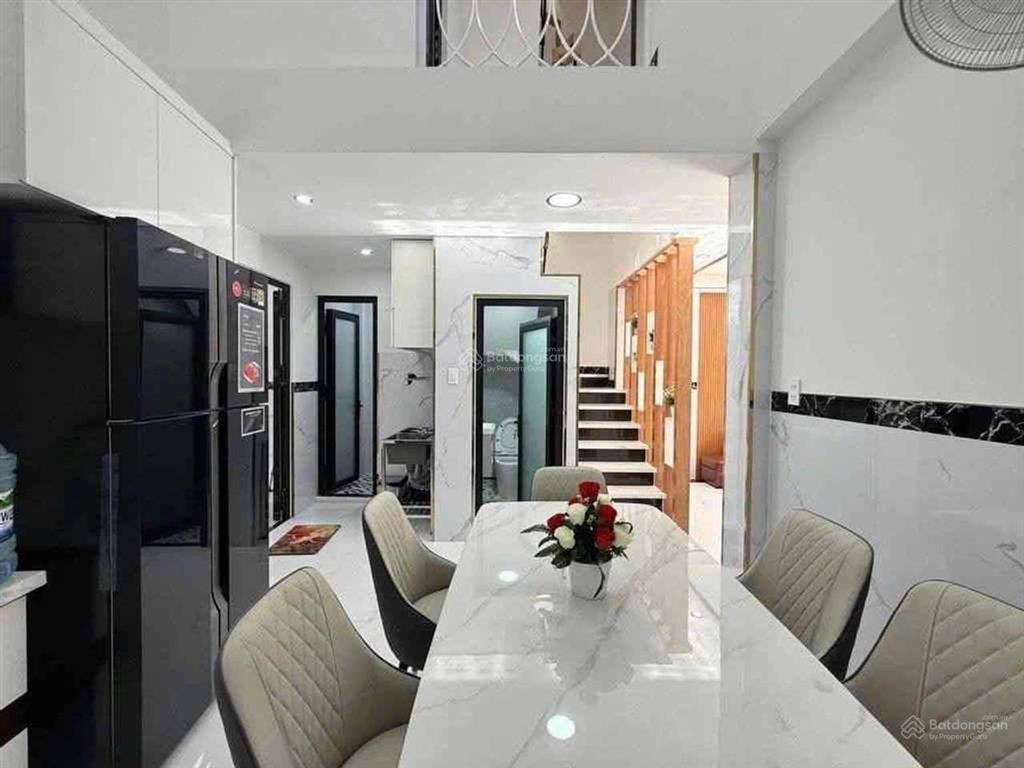 Chính chủ bán mặt tiền kinh doanh gần thích quảng đức phú nhuận 52m2  5 tầng  giá 8,98 tỷ tl