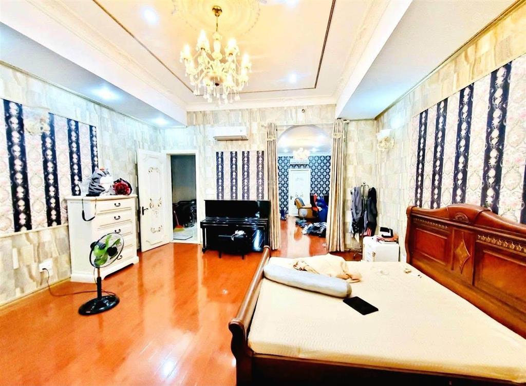 Ngộp bán gấp  giảm 5 tỷ còn 29 tỷ. biệt thự lê quang định bình thạnh