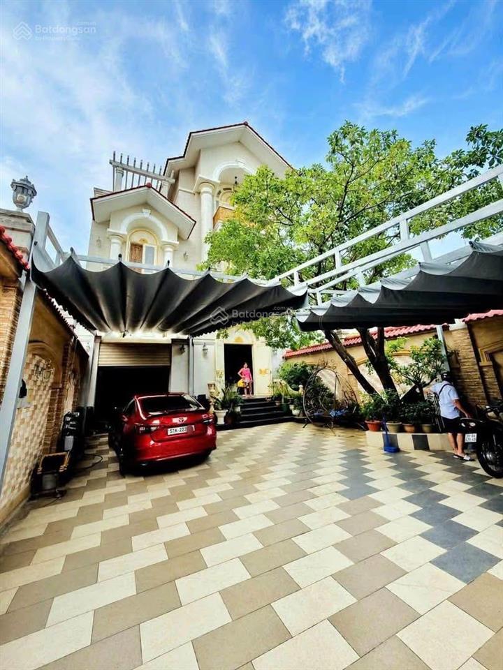 Ngộp bán gấp  giảm 5 tỷ còn 29 tỷ. biệt thự lê quang định bình thạnh