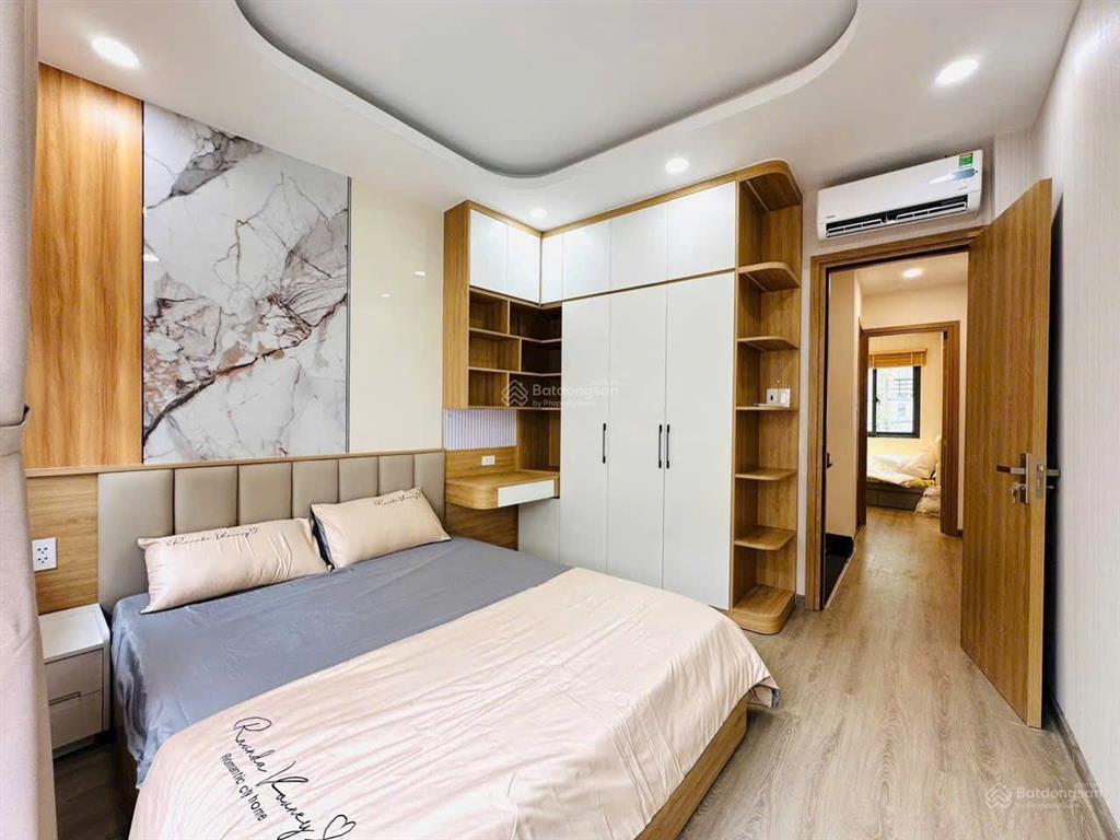 Xe hơi đỗ cửa, gần khu phan xích long, phú nhuận 40m2  5 tầng  6pn. giá 8 tỷ nhỉnh