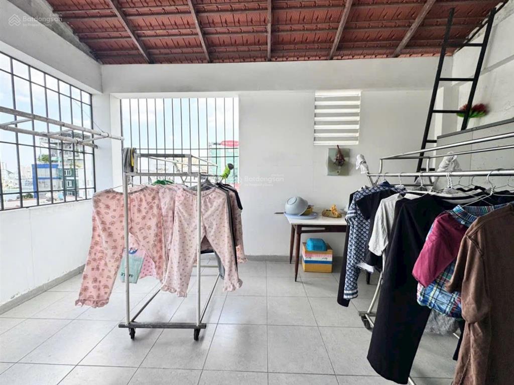 Gấp bán nhà trung tâm phú nhuận 103m² (5 x 20) 5 tầng  thang máy  xe hơi ngủ nhà  26 tỷ tl