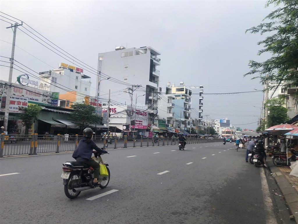Mặt tiền nguyễn xí, bt  7 tầng có hầm  vị trí kinh doanh, cho thuê  12,9 tỷ tl
