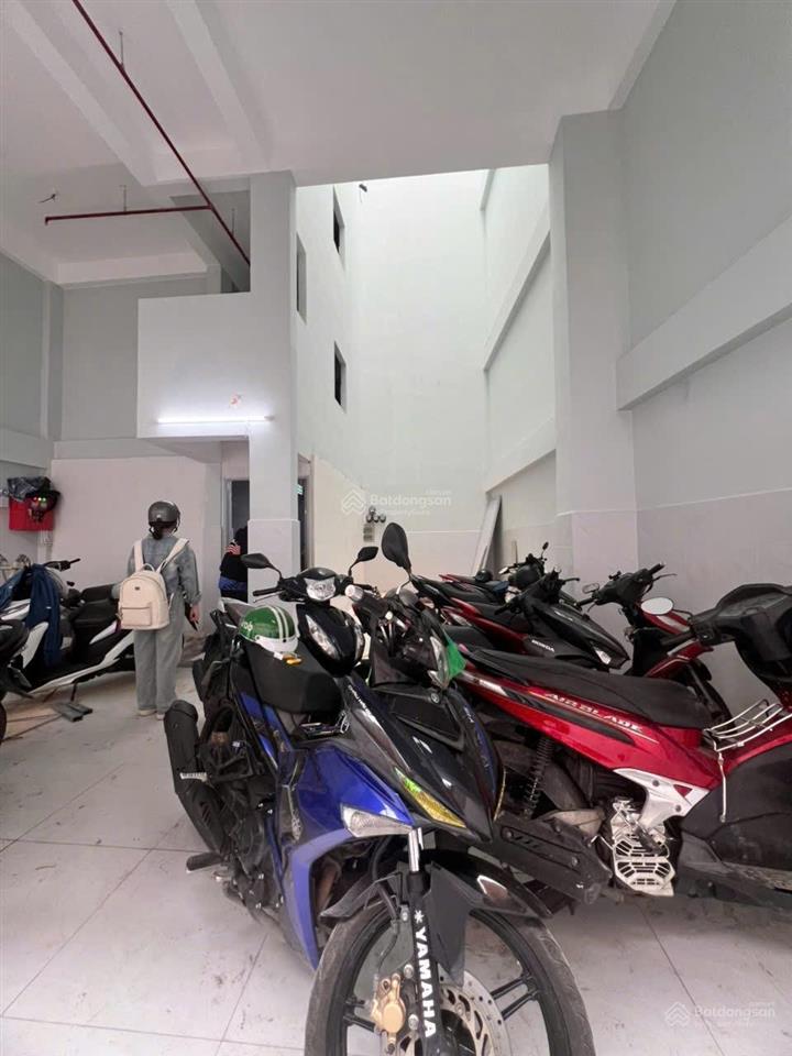 Siêu phẩm chdv 32 phòng  dòng tiền 135tr / tháng. gò vấp, 181m2  5 tầng 32phòng, giá 17,5 tỷ