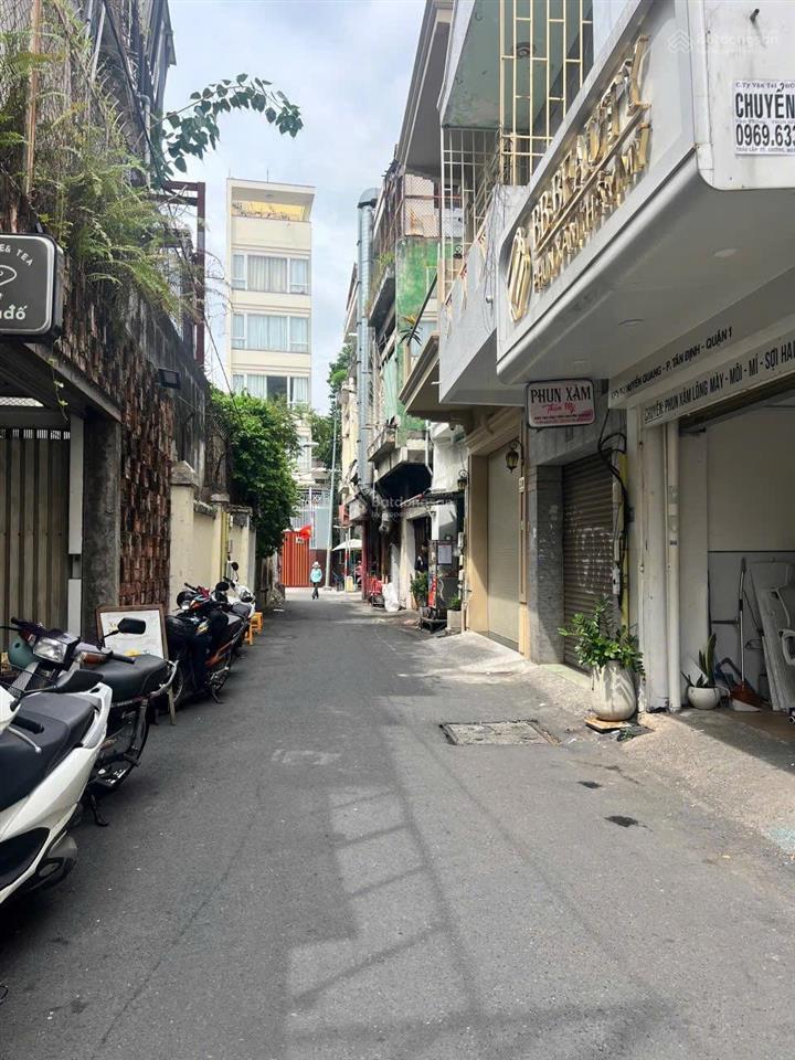 Mặt tiền huyền quang q1 trệt lửng 3 lầu st giá 20,5 tỷ tl
