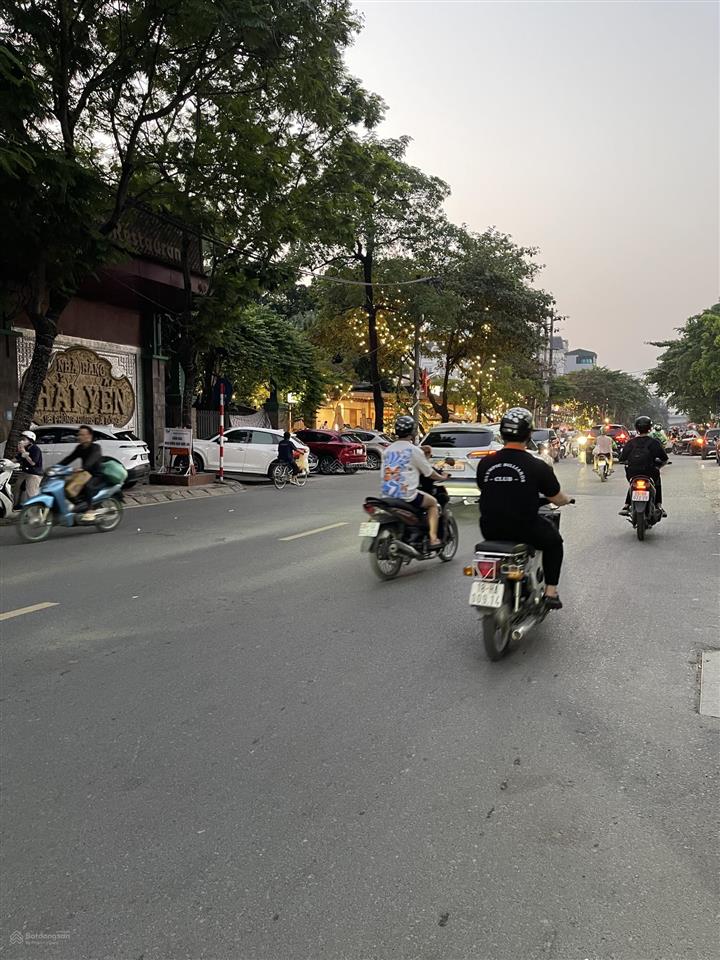 Bán nr, phố phùng hưng 37m 4pn, 3wc, pt và sp view đẹp ở hà đông, hà nội