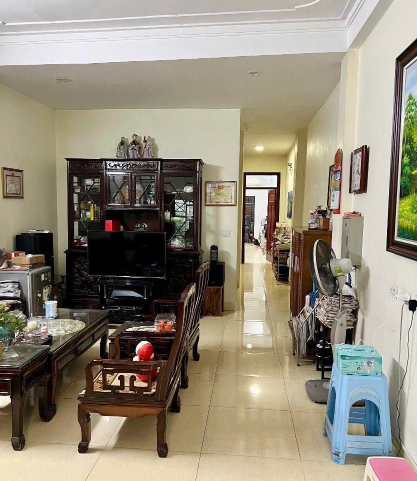 Cho thuê sàn 200m tầng 1 riêng biệt khu đấu giá Yên Xá