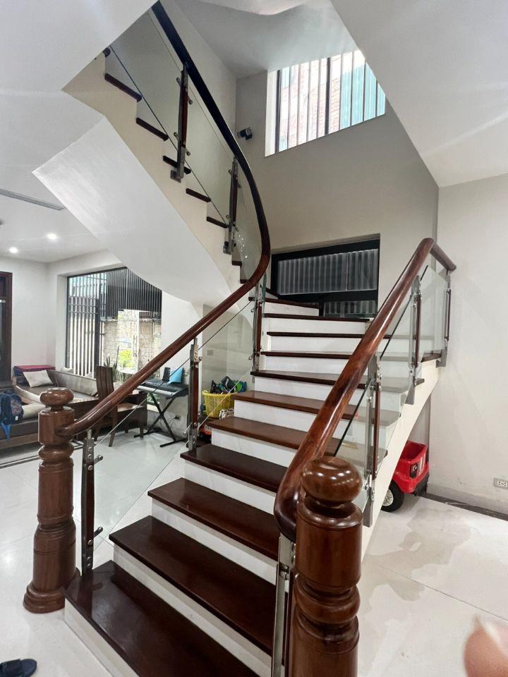 Cho thuê biệt thự 215m hoàn thiện 4 tầng, dự án Tổng cục 5 Tân Triều. Giá 35 tr/tháng