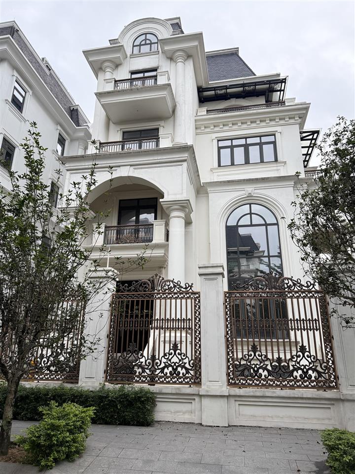 Biệt phủ the zei  đường đôi nội khu  266m2 5 tầng 1 hầm, ở yên tĩnh  sổ đỏ đẹp, giá thương lượng