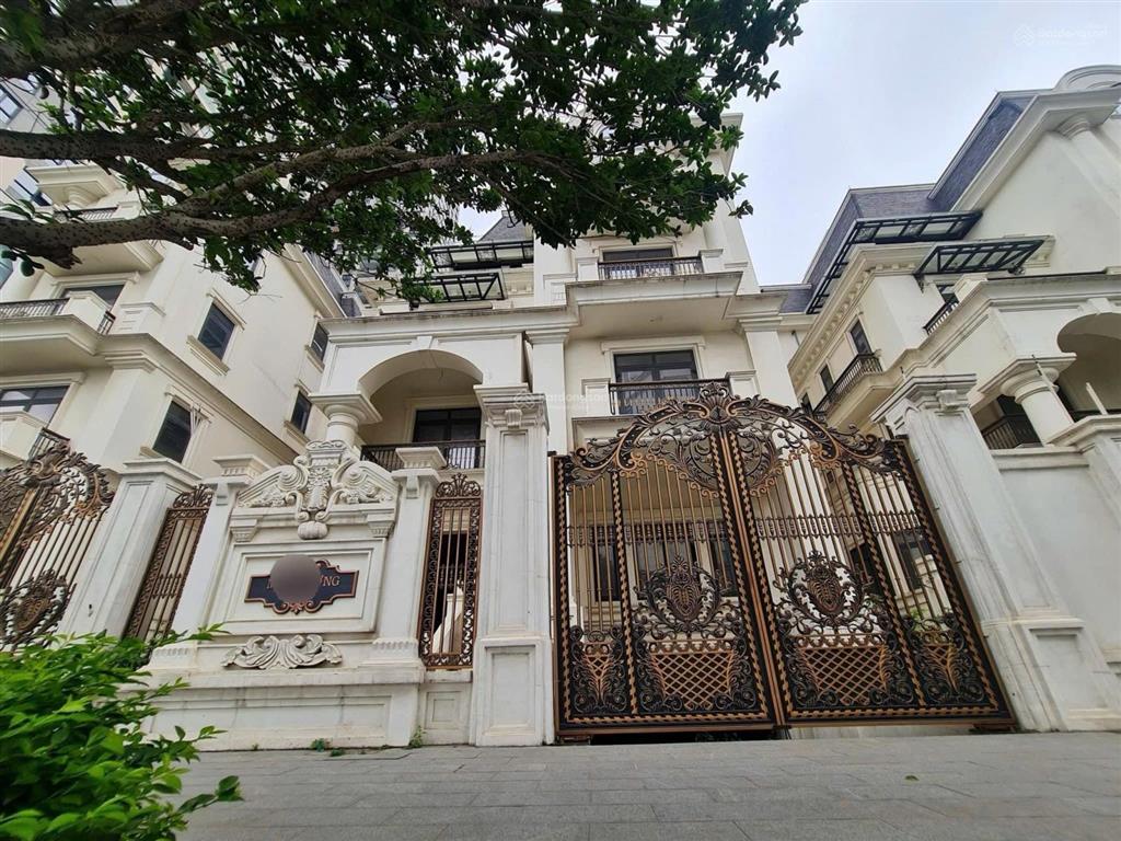 Biệt phủ the zei  đường đôi nội khu  266m2 5 tầng 1 hầm, ở yên tĩnh  sổ đỏ đẹp, giá thương lượng