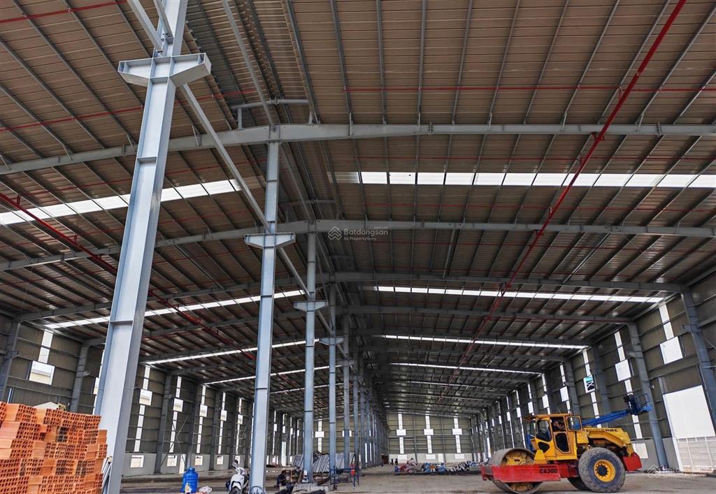 Cho thuê xưởng 5.400 mét vuông tại kcn đức hòa  long an (tây ninh) mới 100%