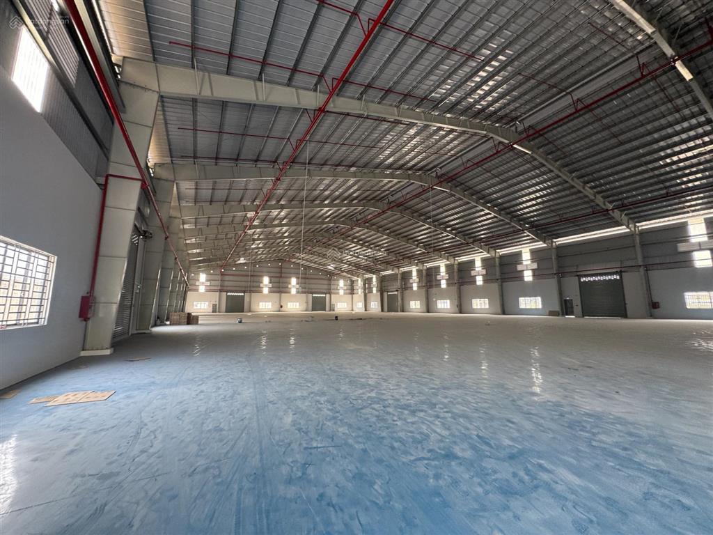 Nhà xưởng cho thuê 5700m2 trong kcn hải sơn, đức hoà, long an  tây ninh ( mới % ) nền epoxy