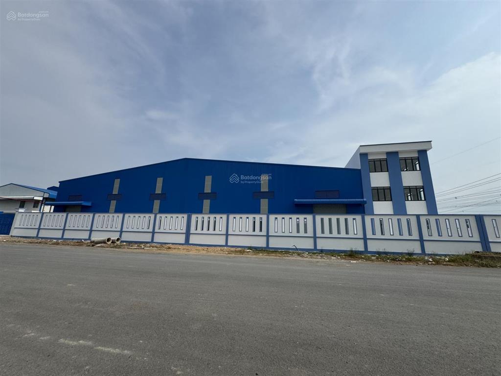 Nhà xưởng cho thuê 5700m2 trong kcn hải sơn, đức hoà, long an  tây ninh ( mới % ) nền epoxy