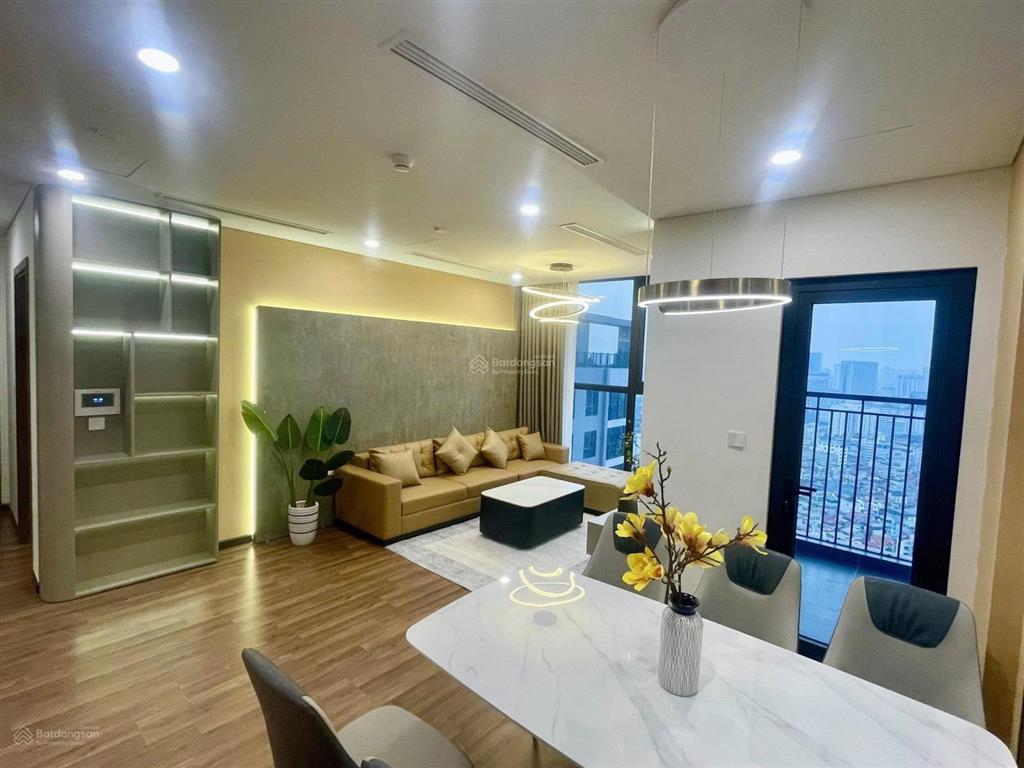 Bán chung cư hh1  dương đình nghệ, dt 100m2, 3pn, giá 6.6 tỷ.  0379 455 ***