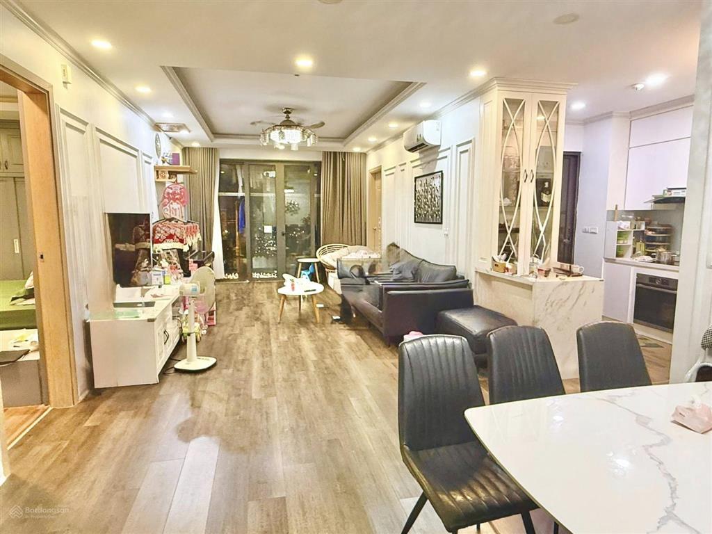 Bán gấp căn hộ 17t5  hoàng đạo thúy. dt 151m2, 3pn, giá 9,5 tỷ,  0379 455 ***