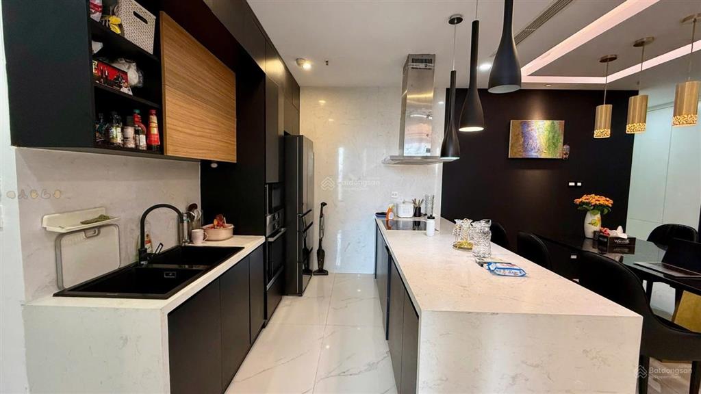 Bán gấp chung cư n09thành thái. dt 130m2, giá 10 tỷ, full nội thất, hàng hiếm, view đẹp