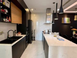 Bán gấp chung cư n09thành thái. dt 130m2, giá 10 tỷ, full nội thất, hàng hiếm, view đẹp