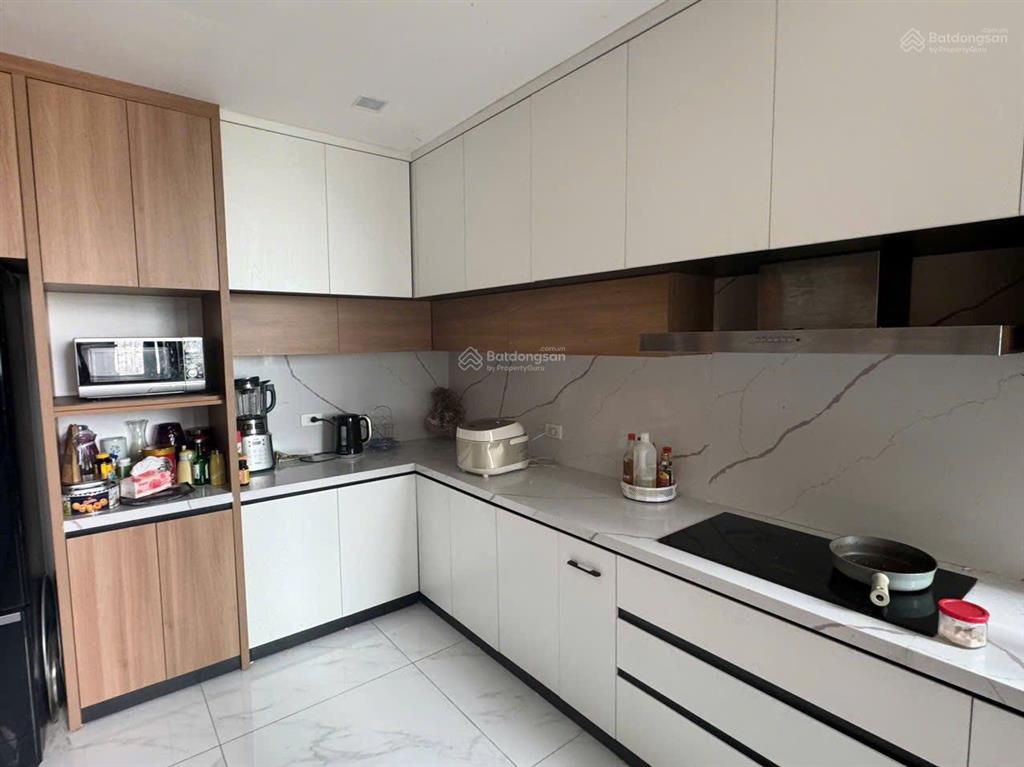 Bán chung cư n09b1 thành thái. diện tích 125m2,3pn,2wc full nội thất. giá 9.5 tỷ.  0379 455 ***