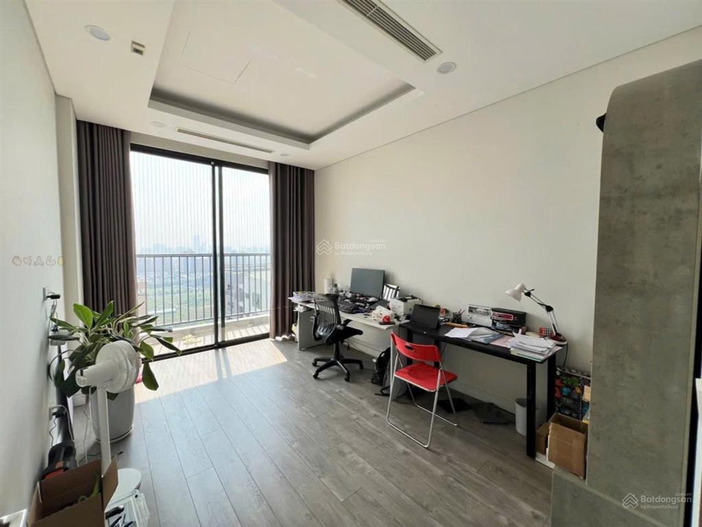 Bán chung cư n09b1 thành thái. diện tích 125m2,3pn,2wc full nội thất. giá 9.5 tỷ.  0379 455 ***