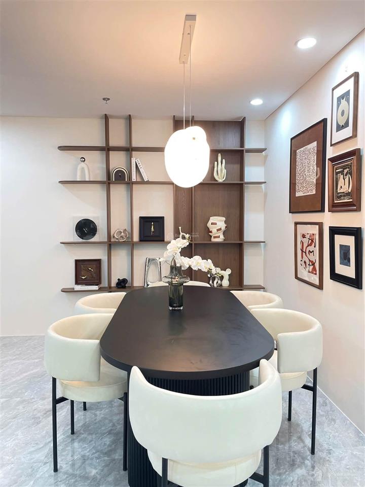 Bán cc trung yên ivũ phạm hàm. dt 130m2, 4 pn, 3 wc. full nội thất. giá 9.9 tỷ.  0379 455 ***