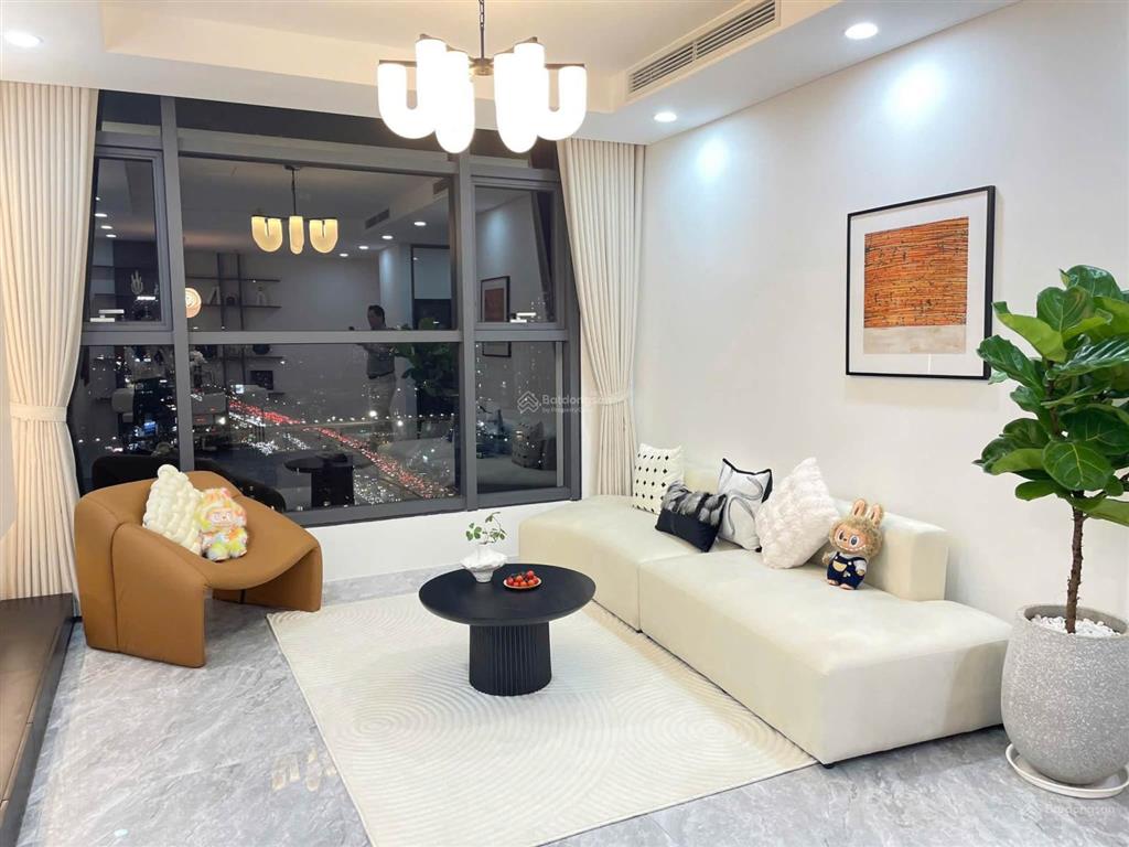 Bán cc trung yên ivũ phạm hàm. dt 130m2, 4 pn, 3 wc. full nội thất. giá 9.9 tỷ.  0379 455 ***