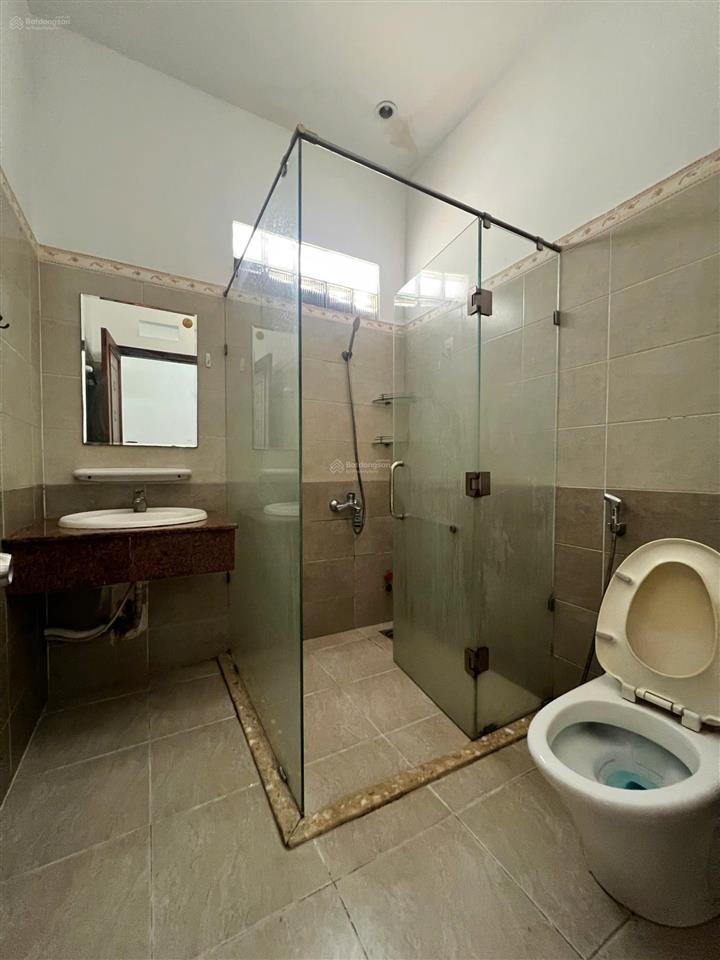 Cho thuê phòng p201, 7,7 triệu/tháng,
phòng rộng 45m2, thiết kế hiện đại, sạch sẽ, thoáng mát