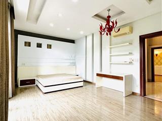 Giảm 700tr nhà 5 tầng âu cơ, xe hơi vào nhà, chỉ 7,8 tỷ