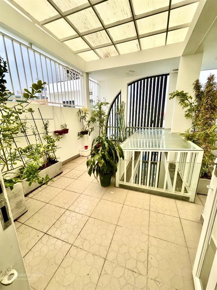 Siêu phẩm phú nhuận, hẻm ô tô , nhà 5 tầng btct, thang máy, nội thất sang trọng