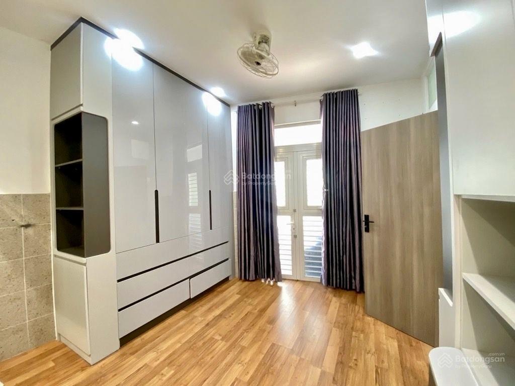 Hiếm tân bình sát công viên lê thị riêng hẻm xe tải có sân đậu ô tô  cmt8