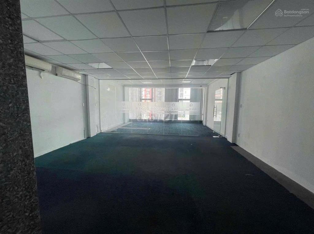 Cho thuê tòa building tân cảng hầm 7 lầu tm, pccc đầy đủ dọn vào ngay giá chỉ 80tr
