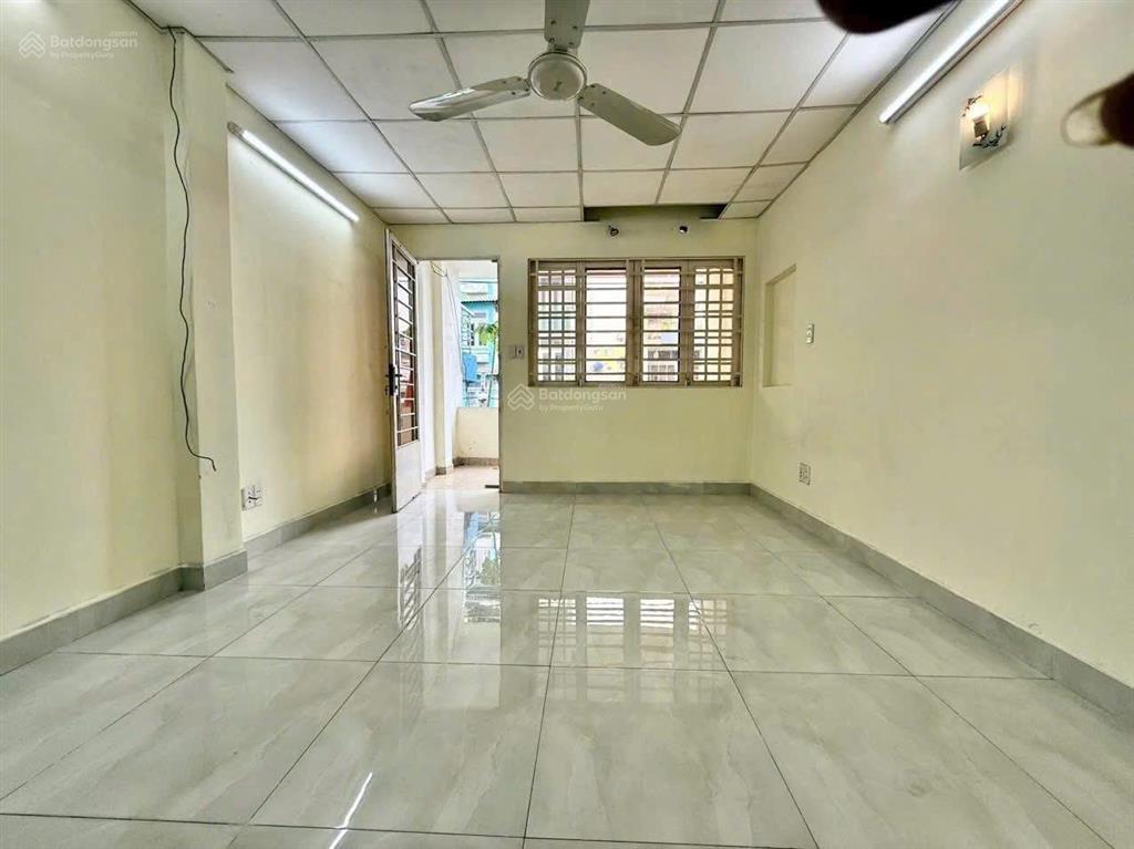 Cho thuê nc đường phan văn trị, 64m2, 1tr2lst giá 30tr