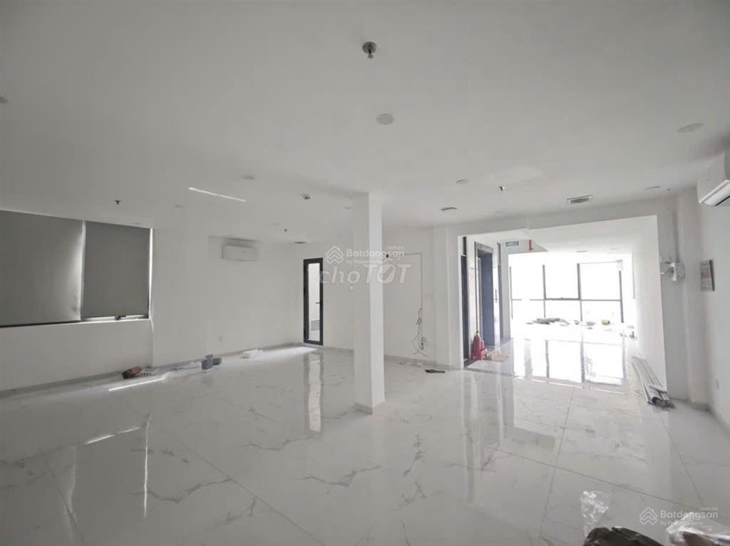 Cho thuê tòa nhà văn phòng tại nguyễn xí, 104 m2, hầm trệt 7 lầu giá cực chất chỉ với 120 triệu