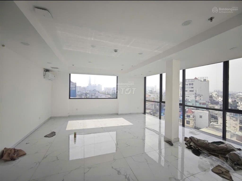 Cho thuê tòa nhà văn phòng tại nguyễn xí, 104 m2, hầm trệt 7 lầu giá cực chất chỉ với 120 triệu