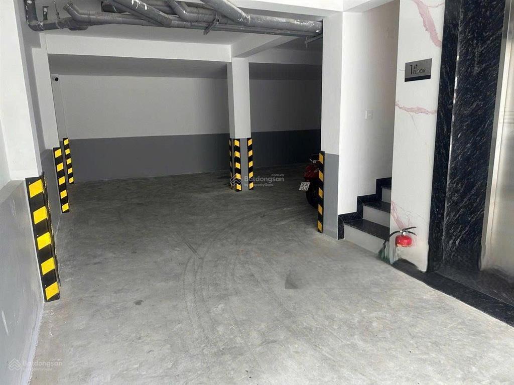 Cho thuê tòa nhà văn phòng tại nguyễn xí, 104 m2, hầm trệt 7 lầu giá cực chất chỉ với 120 triệu