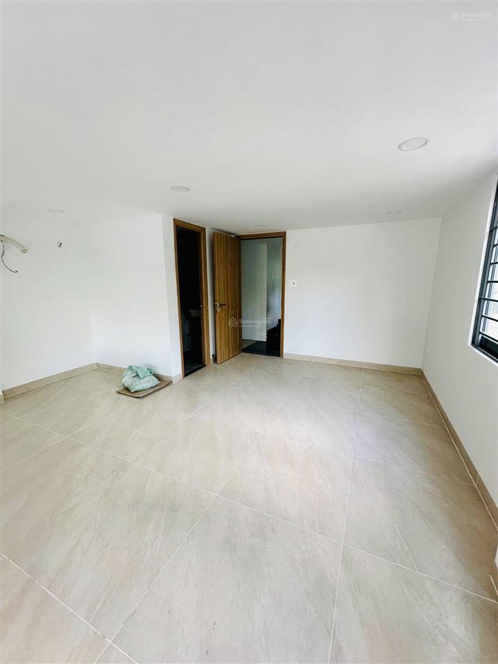 Cho thuê căn góc mới xây hẻm xe hơi đường nguyễn văn thương, 1tr3l sân thượng chỉ 30tr/tháng