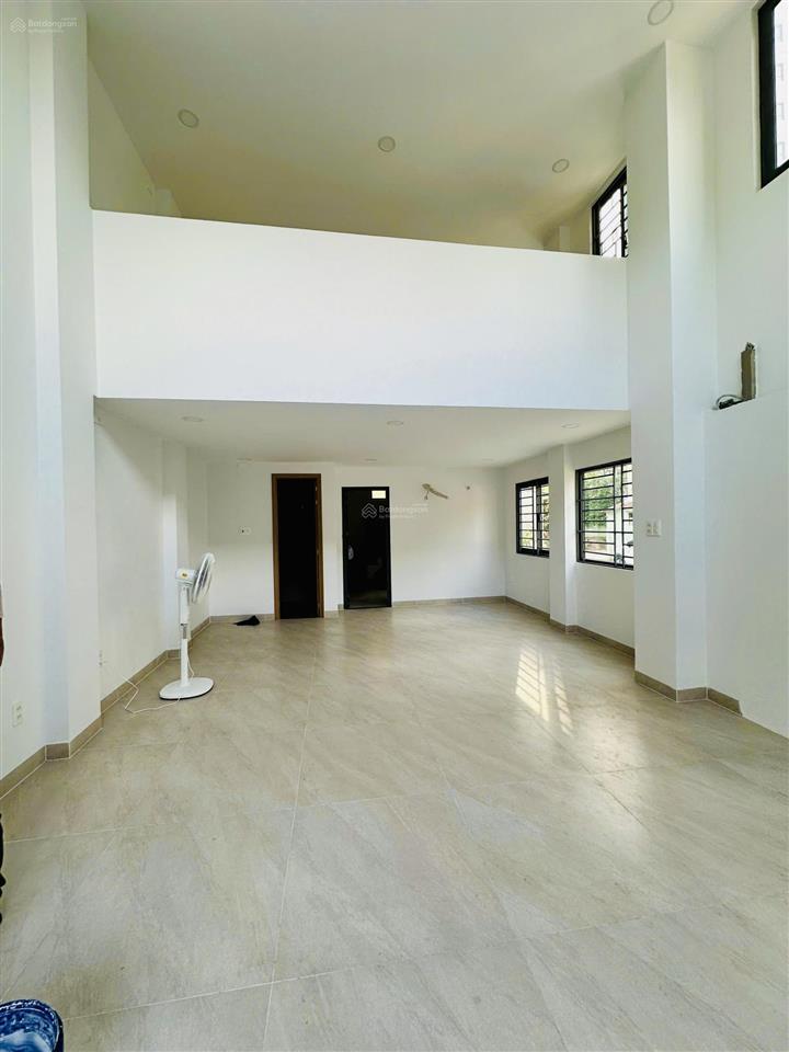 Cho thuê căn góc mới xây hẻm xe hơi đường nguyễn văn thương, 1tr3l sân thượng chỉ 30tr/tháng