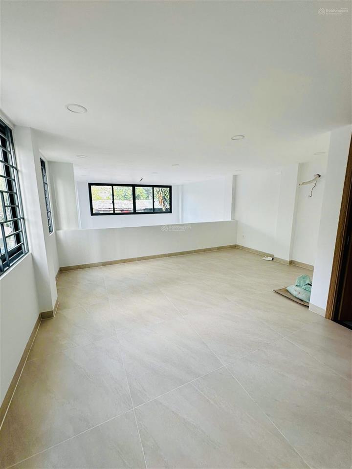Cho thuê căn góc mới xây hẻm xe hơi đường nguyễn văn thương, 1tr3l sân thượng chỉ 30tr/tháng