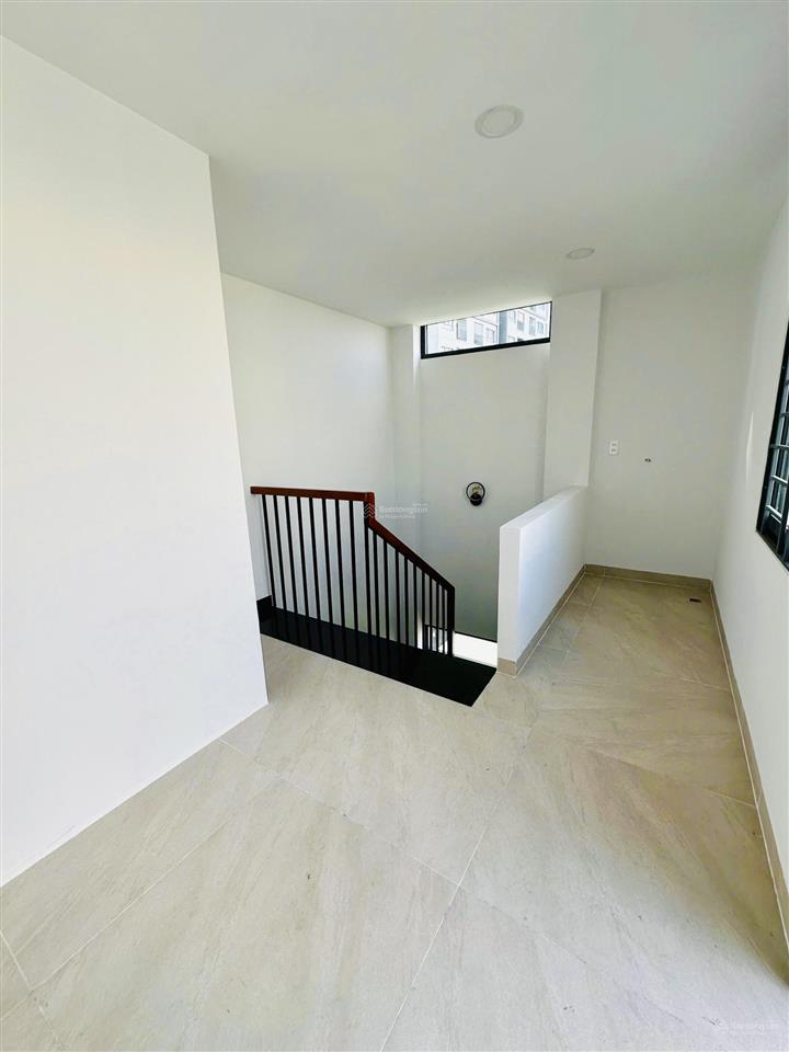 Cho thuê căn góc mới xây hẻm xe hơi đường nguyễn văn thương, 1tr3l sân thượng chỉ 30tr/tháng