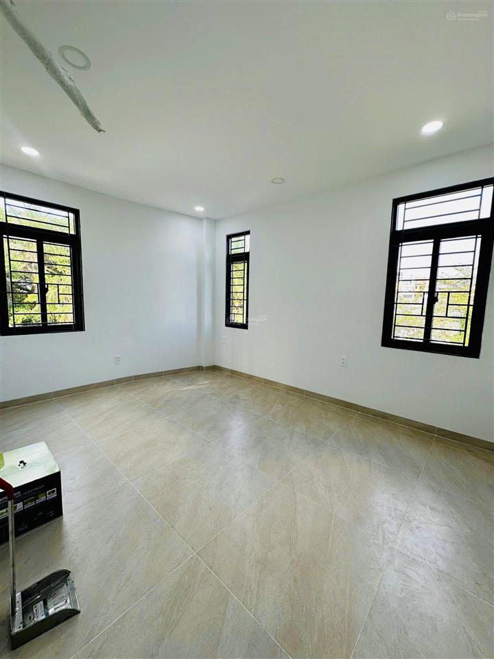 Cho thuê căn góc mới xây hẻm xe hơi đường nguyễn văn thương, 1tr3l sân thượng chỉ 30tr/tháng