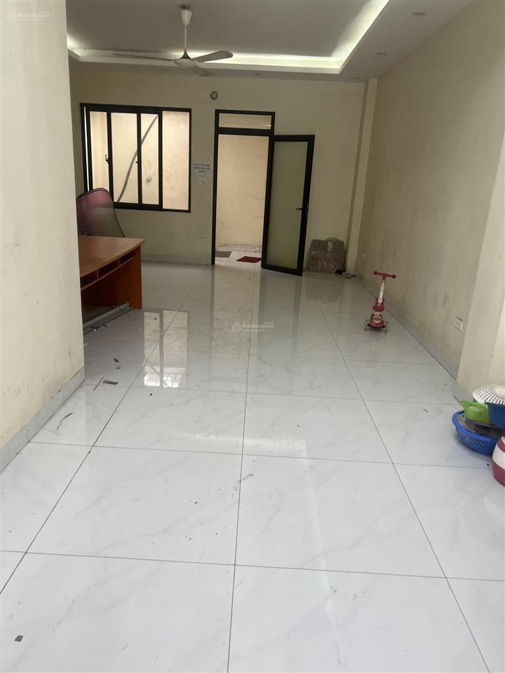 Cho thuê tầng 1 làm văn phòng mặt đường 25m kđt thanh hà