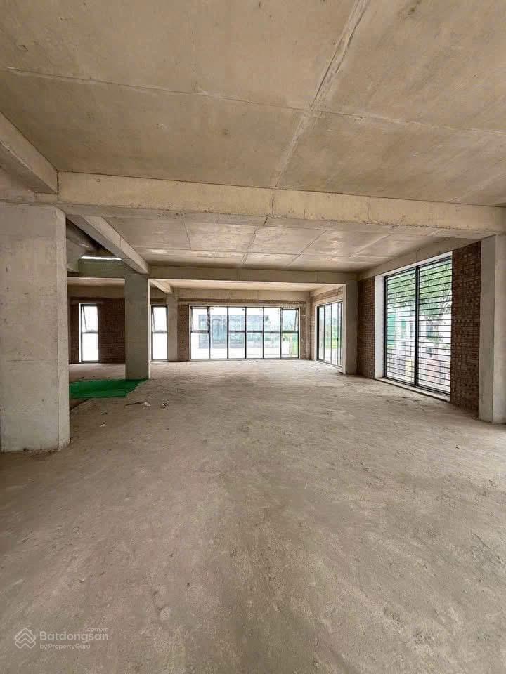 Cho thuê biệt thự 300m2 nhà 3,5 tầng kđt thanh hà